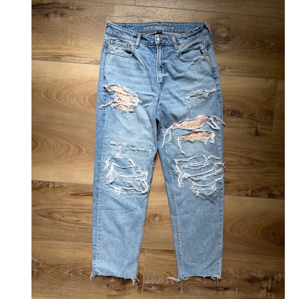 American Eagle Strigid Ripped Mom Jeans Size 8 High Rise Distressed Denim Floral